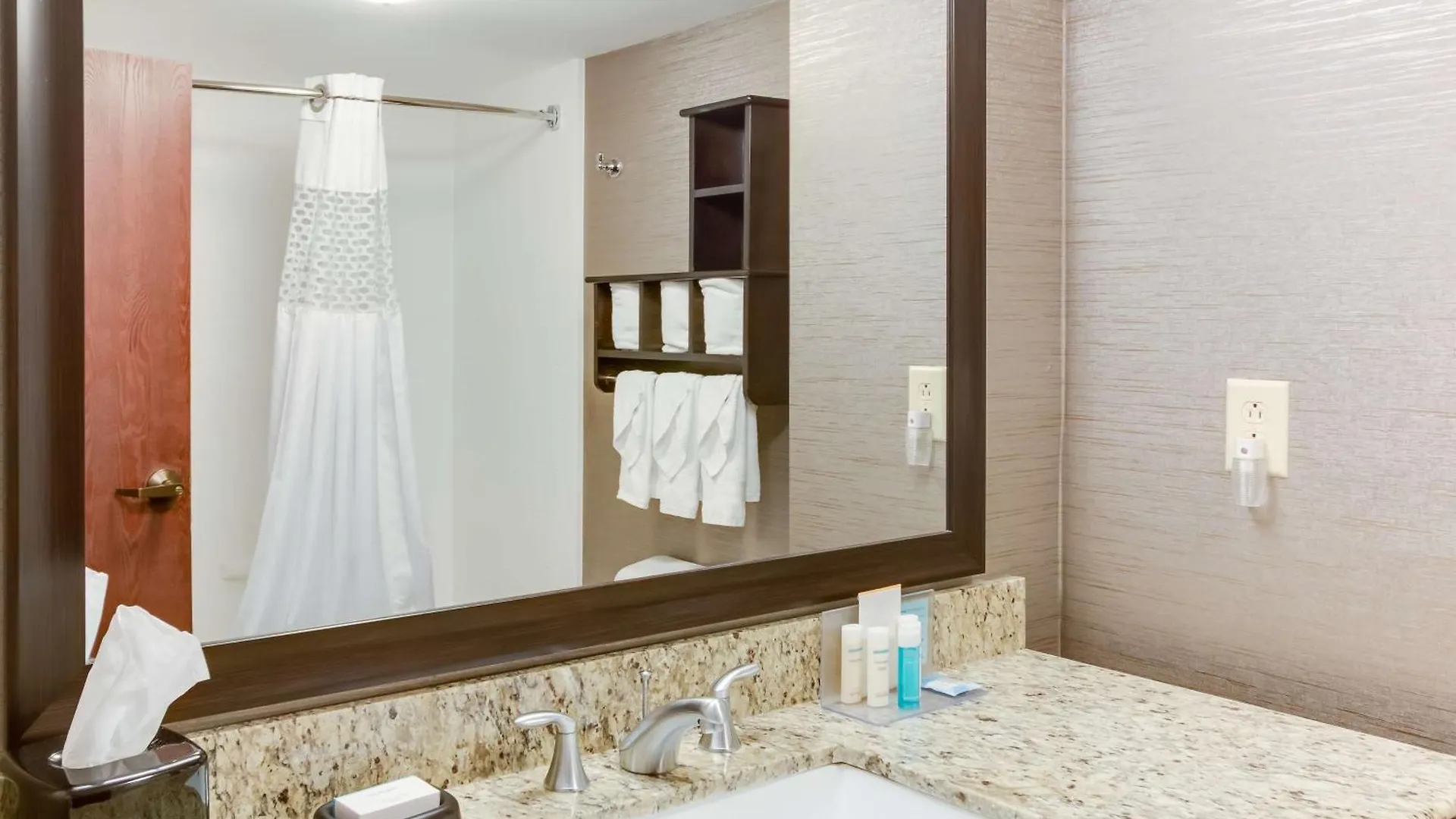 Hampton Inn Bellevue/Nashville I-40 West 3*, Nashville Estados Unidos